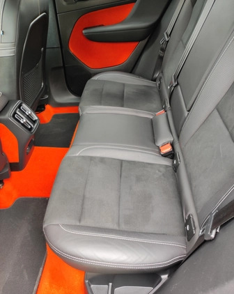 Volvo XC 40 cena 119900 przebieg: 55000, rok produkcji 2019 z Brok małe 379